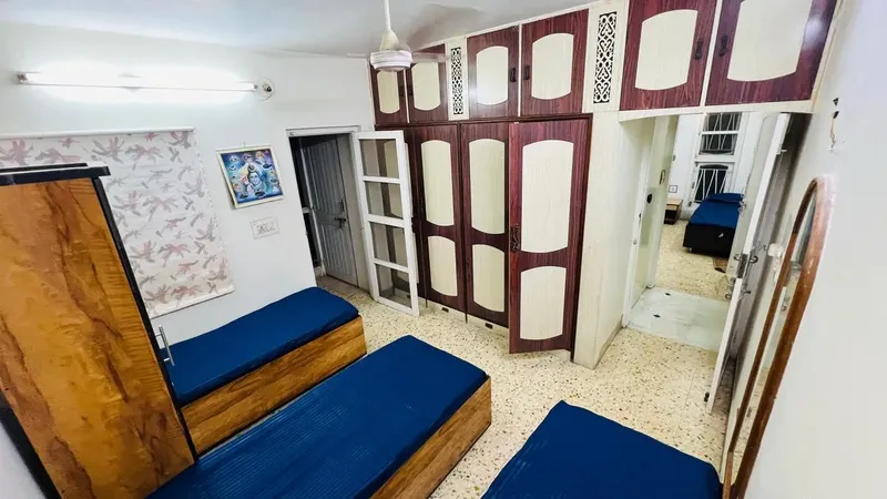 Classic 3 Sharing Girls PG Room in Navrangpura Ahmedabad near CG Road