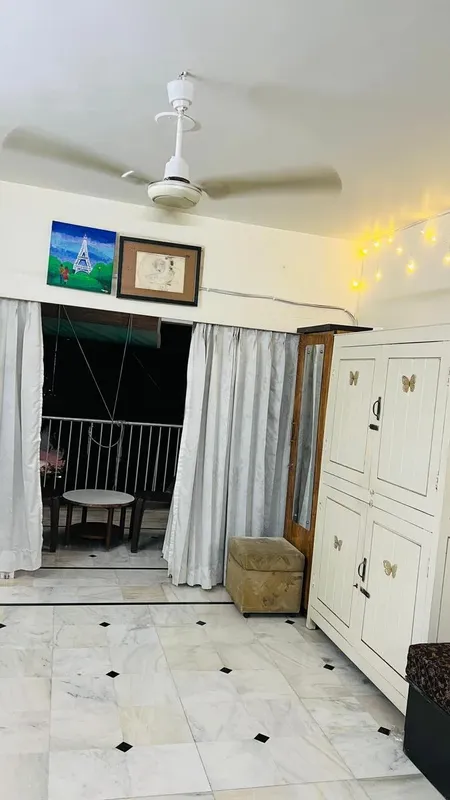 Girls PG Room with Open Balcony Access on CG Road Ahmedabad